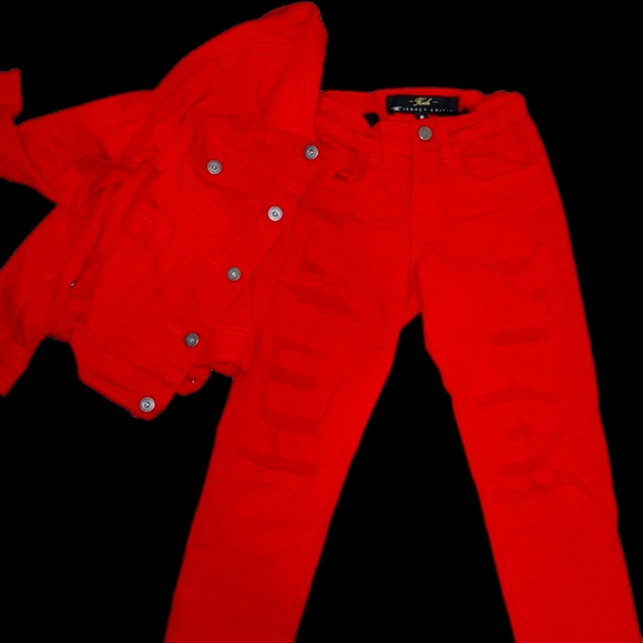 Jean Set Designer - Picture 2 of 6